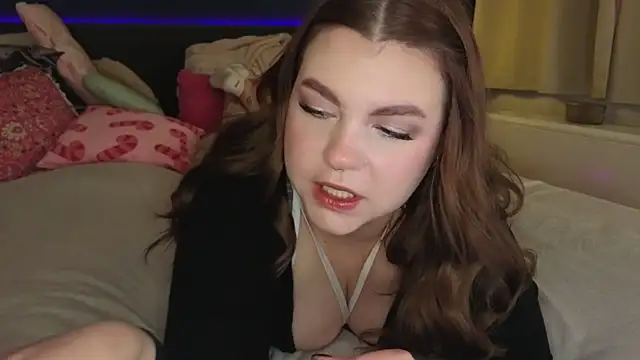 VictoriaLaFleur online show from 12/17/25, 03:28