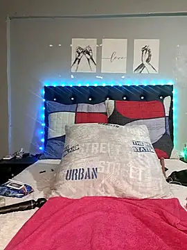 Toya P online show from 12/13/25, 08:04