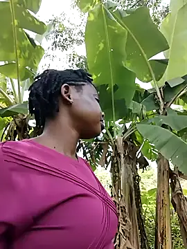 Snapshot of booty_big chatting on 10/10/25, 09:54 booty big online show from 10/10/25, 09:54