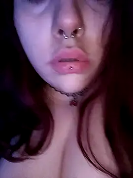 Snapshot of persefone97 chatting on 03/18/25, 10:48 persefone97 online show from 03/18/25, 10:48