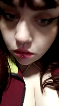 Snapshot of persefone97 chatting on 02/25/25, 08:00 persefone97 online show from 02/25/25, 08:00