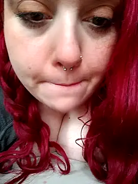 Snapshot of persefone97 chatting on 09/09/25, 04:27 persefone97 online show from 09/09/25, 04:27