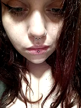 Snapshot of persefone97 chatting on 02/14/25, 11:42 persefone97 online show from 02/14/25, 11:42