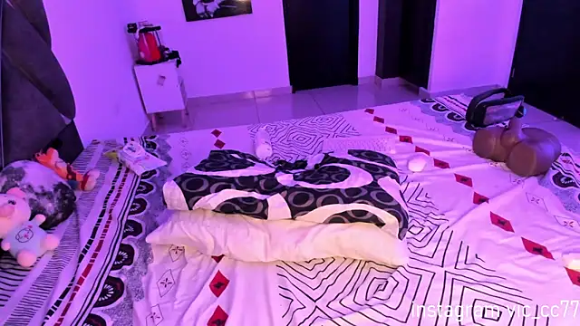 victoriamoon1 online show from 03/28/26, 05:30