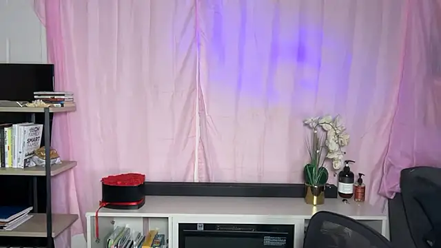 SashaEstrella online show from 03/28/26, 07:09