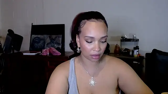 SashaEstrella online show from 10/27/25, 06:47