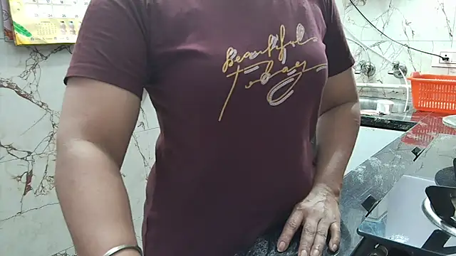 Snapshot of bhabhisexxy_880 chatting on 11/04/25, 02:15 bhabhisexxy 880 online show from 11/04/25, 02:15