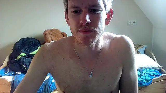 Snapshot of Love_Bert chatting on 10/07/25, 03:02 Love Bert online show from 10/07/25, 03:02