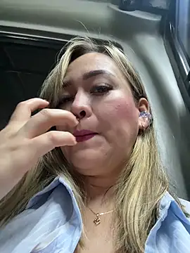 Danielavegax online show from 10/28/25, 11:47