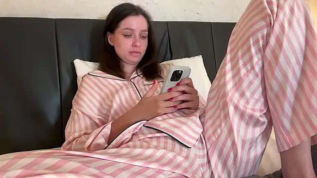  liatris  online show from 03/12/25, 02:45