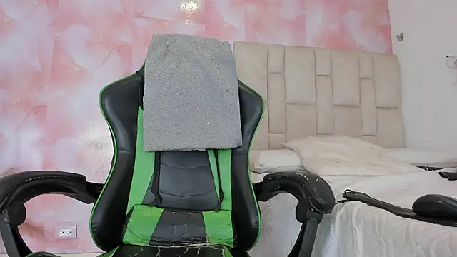 aida rose  online show from 03/26/26, 07:56