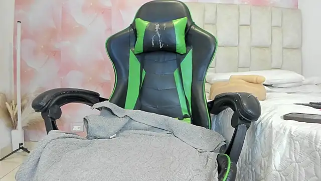 aida rose  online show from 01/14/26, 06:22