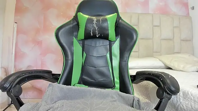 aida rose  online show from 04/13/26, 08:57