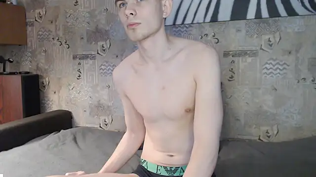 Student Oliver online show from 12/23/25, 07:18