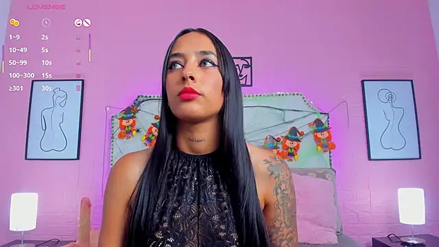 charlotte kisss online show from 10/23/25, 07:23