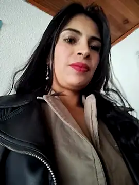 Snapshot of Astrid-- chatting on 06/17/26, 03:11 Astrid-- online show from 06/17/26, 03:11