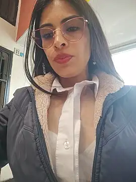 Snapshot of Astrid-- chatting on 06/24/26, 03:21 Astrid-- online show from 06/24/26, 03:21