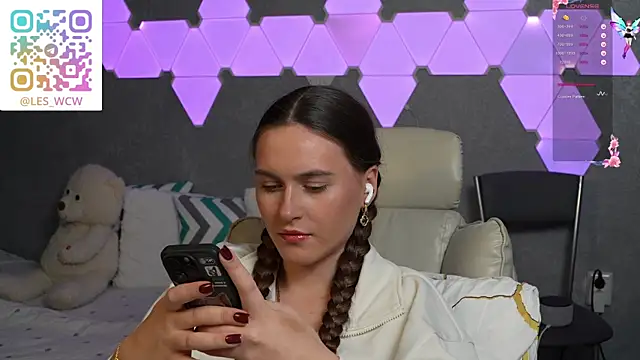 Snapshot of HarleyDeess chatting on 01/15/26, 10:46 HarleyDeess online show from 01/15/26, 10:46