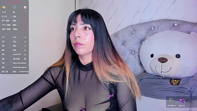 Snapshot of Alice_Laurentt chatting on 06/19/26, 04:07 Alice Laurentt online show from 06/19/26, 04:07