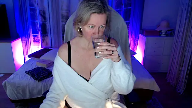 MarleneBloem online show from 11/14/25, 09:57