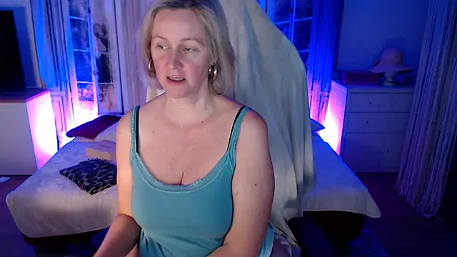 MarleneBloem online show from 11/13/25, 04:00