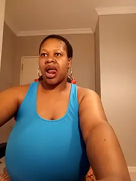 bustylisa1983 online show from 12/14/25, 04:51