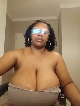 bustylisa1983 online show from 06/30/26, 05:18
