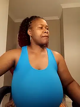 bustylisa1983 online show from 04/24/26, 05:31