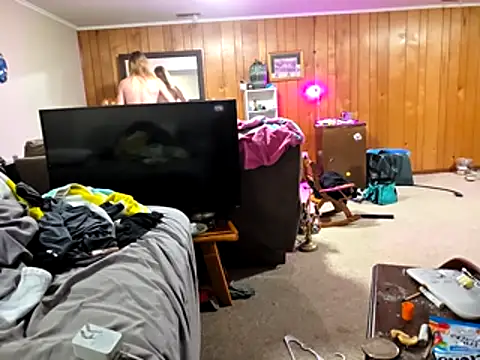 Travislovescum online show from 12/21/25, 04:03