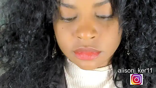 alison-ker3 online show from 12/17/25, 08:52