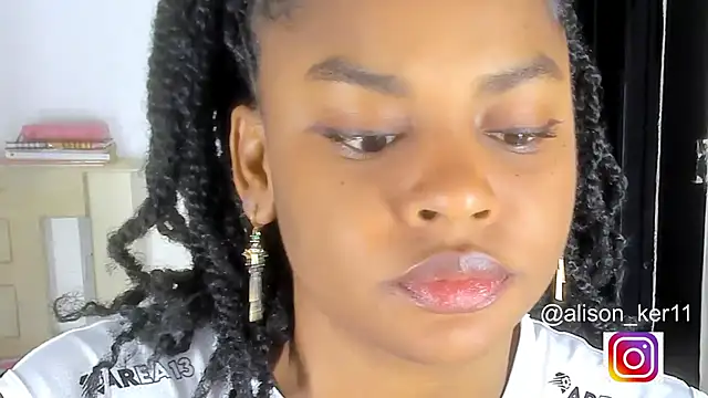 alison-ker3 online show from 11/12/25, 07:12