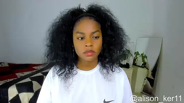 alison-ker3 online show from 10/25/25, 08:13