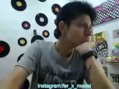 Snapshot of 9_Fernanda_9 chatting on 03/22/25, 11:42 9 Fernanda 9 online show from 03/22/25, 11:42