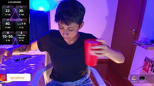 Snapshot of 9_Fernanda_9 chatting on 12/16/25, 11:09 9 Fernanda 9 online show from 12/16/25, 11:09