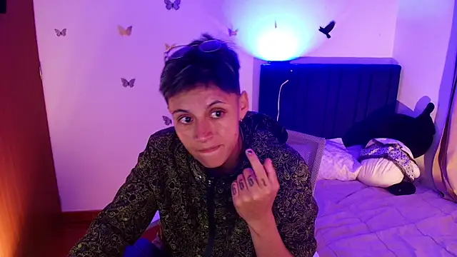 Snapshot of 9_Fernanda_9 chatting on 11/25/25, 08:03 9 Fernanda 9 online show from 11/25/25, 08:03