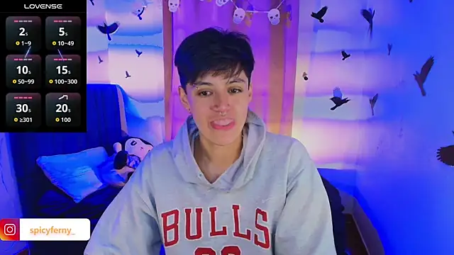 Snapshot of 9_Fernanda_9 chatting on 10/04/25, 09:00 9 Fernanda 9 online show from 10/04/25, 09:00