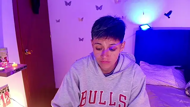 Snapshot of 9_Fernanda_9 chatting on 11/26/25, 07:30 9 Fernanda 9 online show from 11/26/25, 07:30