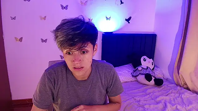 Snapshot of 9_Fernanda_9 chatting on 11/20/25, 07:53 9 Fernanda 9 online show from 11/20/25, 07:53