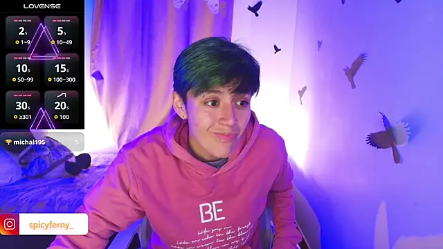 Snapshot of 9_Fernanda_9 chatting on 10/23/25, 08:24 9 Fernanda 9 online show from 10/23/25, 08:24