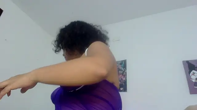 Snapshot of lou_cute chatting on 01/28/25, 05:00 lou cute online show from 01/28/25, 05:00