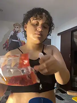 Snapshot of lou_cute chatting on 04/14/26, 03:55 lou cute online show from 04/14/26, 03:55