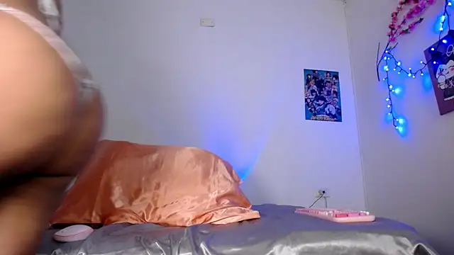 Snapshot of lou_cute chatting on 04/02/26, 04:13 lou cute online show from 04/02/26, 04:13