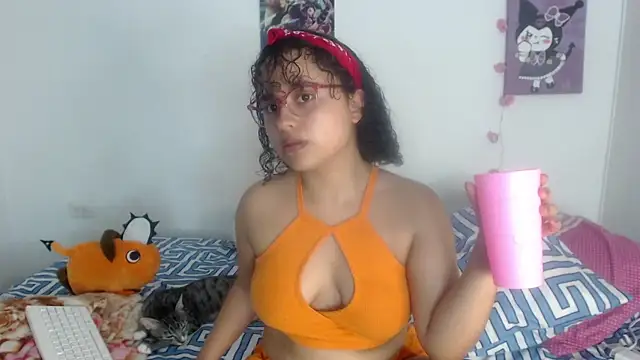 Snapshot of lou_cute chatting on 03/19/25, 02:59 lou cute online show from 03/19/25, 02:59