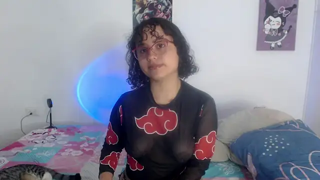 Snapshot of lou_cute chatting on 02/03/25, 04:25 lou cute online show from 02/03/25, 04:25