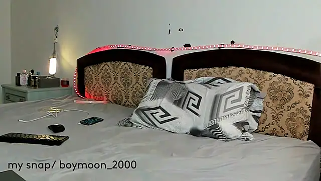 Snapshot of boymoon_20 chatting on 09/23/25, 12:17 boymoon 20 online show from 09/23/25, 12:17