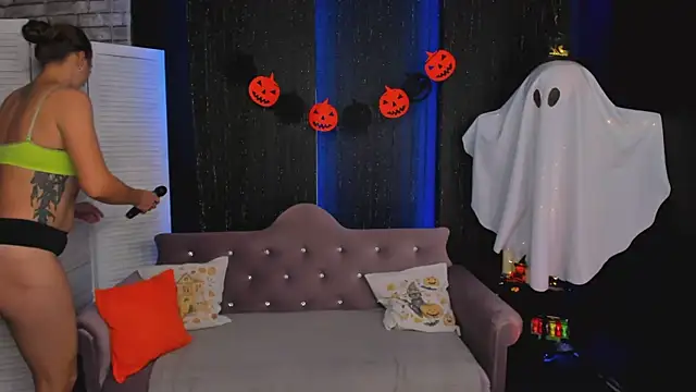 SarahCoksss online show from 10/31/25, 12:51