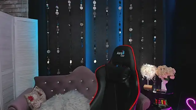 SarahCoksss online show from 12/04/25, 11:59