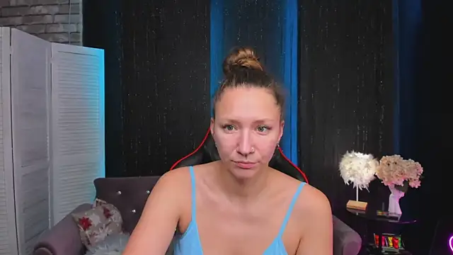 SarahCoksss online show from 11/25/25, 12:11