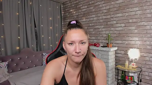 Snapshot of SarahCoksss chatting on 05/31/26, 12:38 SarahCoksss online show from 05/31/26, 12:38