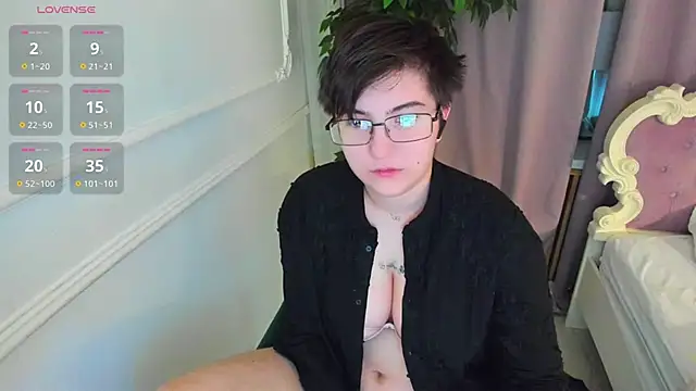 Lily Marlin online show from 10/24/25, 05:06